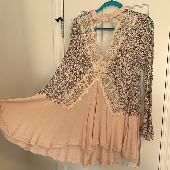 FREE PEOPLE | LACE LONG SLEEVE SHIRT DRESS | BLUSH - Picture 4 of 5